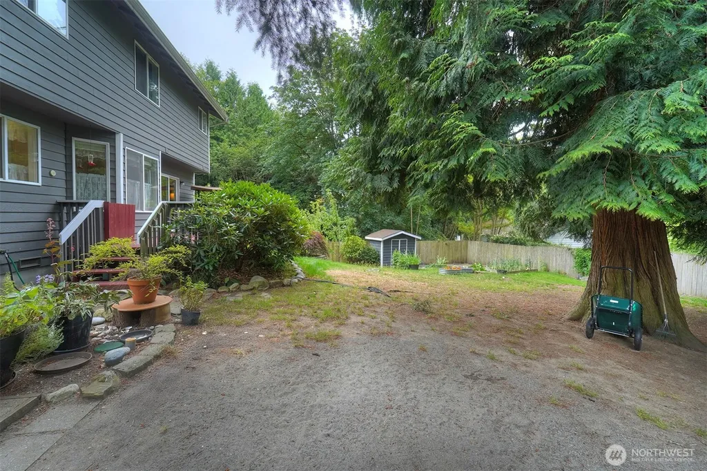 22035 Sea Vista NE Poulsbo WA 98370