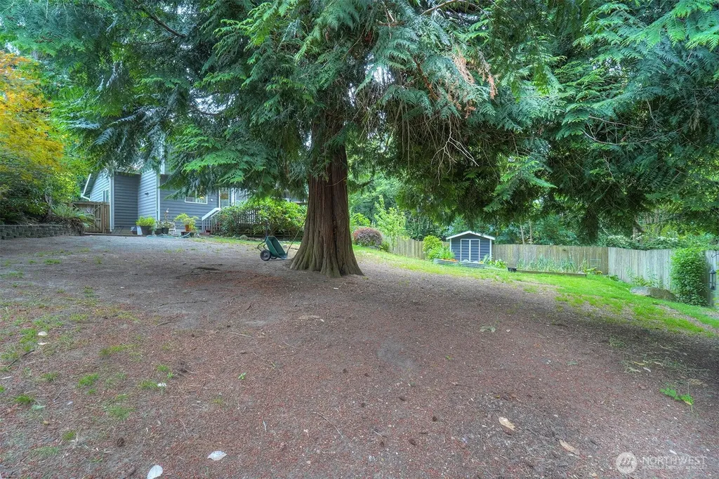 22035 Sea Vista NE Poulsbo WA 98370