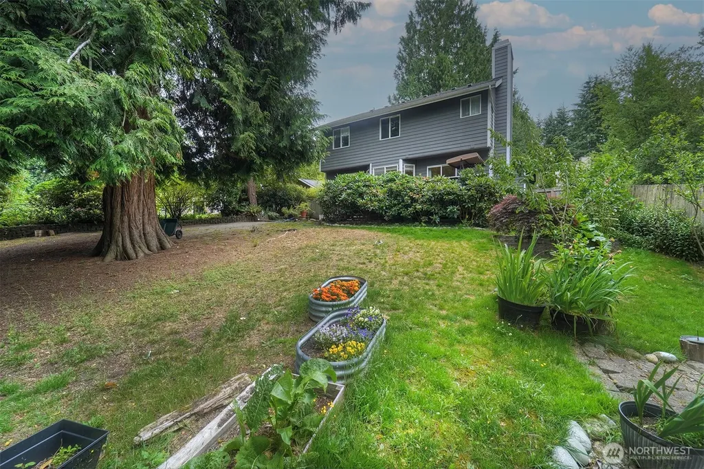 22035 Sea Vista NE Poulsbo WA 98370