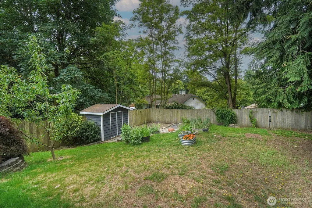 22035 Sea Vista NE Poulsbo WA 98370