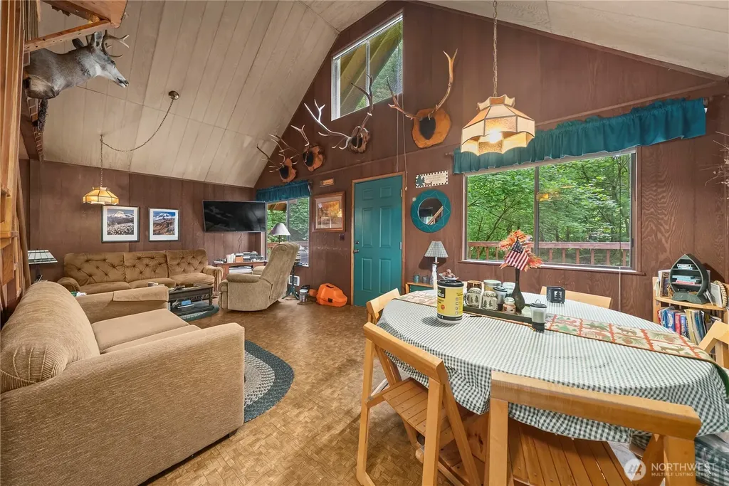 146 Mount Rainier Drive Packwood WA 98361