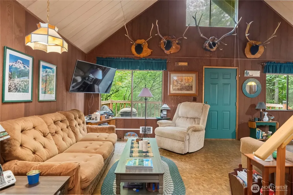 146 Mount Rainier Drive Packwood WA 98361
