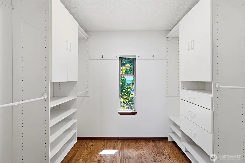 5937 Scenic Drive NE Tacoma WA 98422
