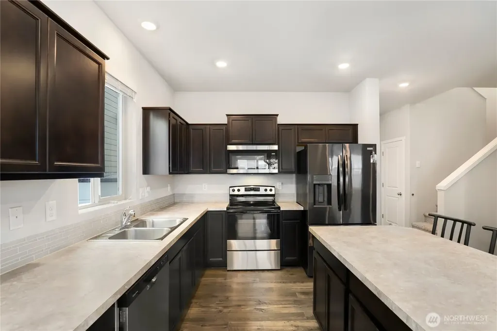 18708 Emmons Court E Puyallup WA 98374