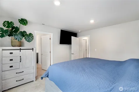 18708 Emmons Court E Puyallup WA 98374