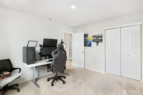 18708 Emmons Court E Puyallup WA 98374