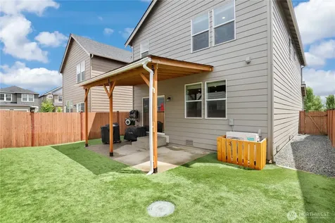 18708 Emmons Court E Puyallup WA 98374