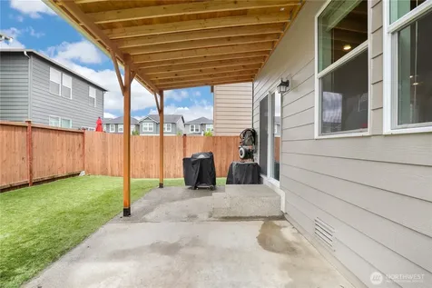 18708 Emmons Court E Puyallup WA 98374