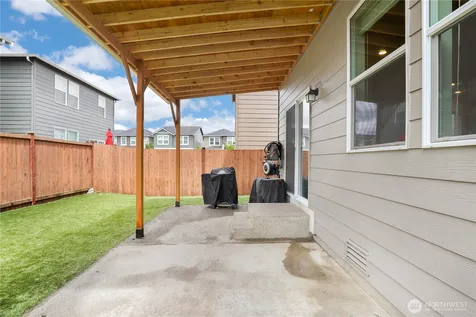 18708 Emmons Court E Puyallup WA 98374