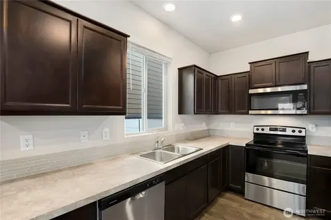 18708 Emmons Court E Puyallup WA 98374