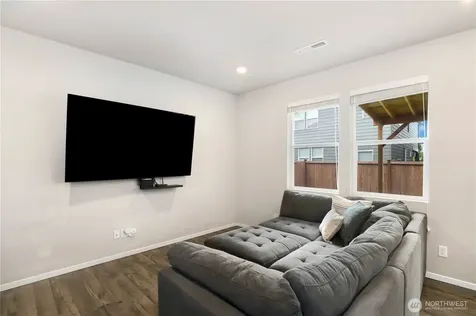 18708 Emmons Court E Puyallup WA 98374