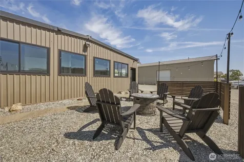102 Lakeshore Drive Pateros WA 98846