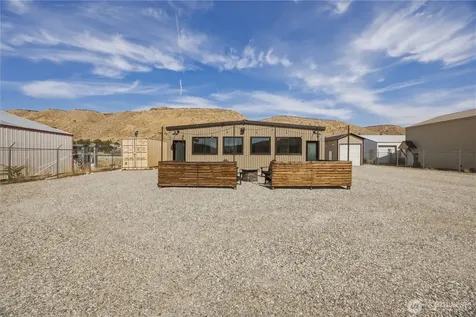 102 Lakeshore Drive Pateros WA 98846