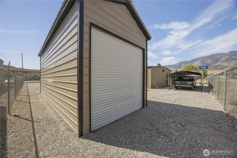 102 Lakeshore Drive Pateros WA 98846