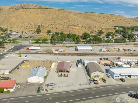 102 Lakeshore Drive Pateros WA 98846