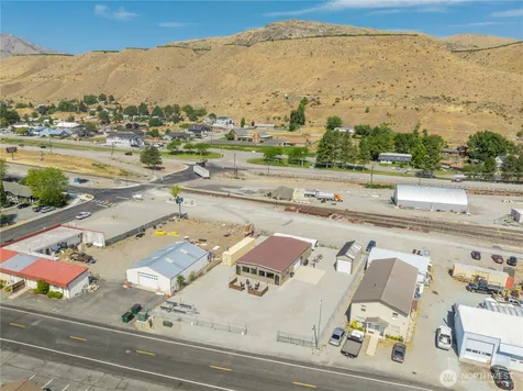102 Lakeshore Drive Pateros WA 98846