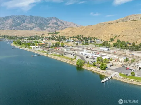 102 Lakeshore Drive Pateros WA 98846