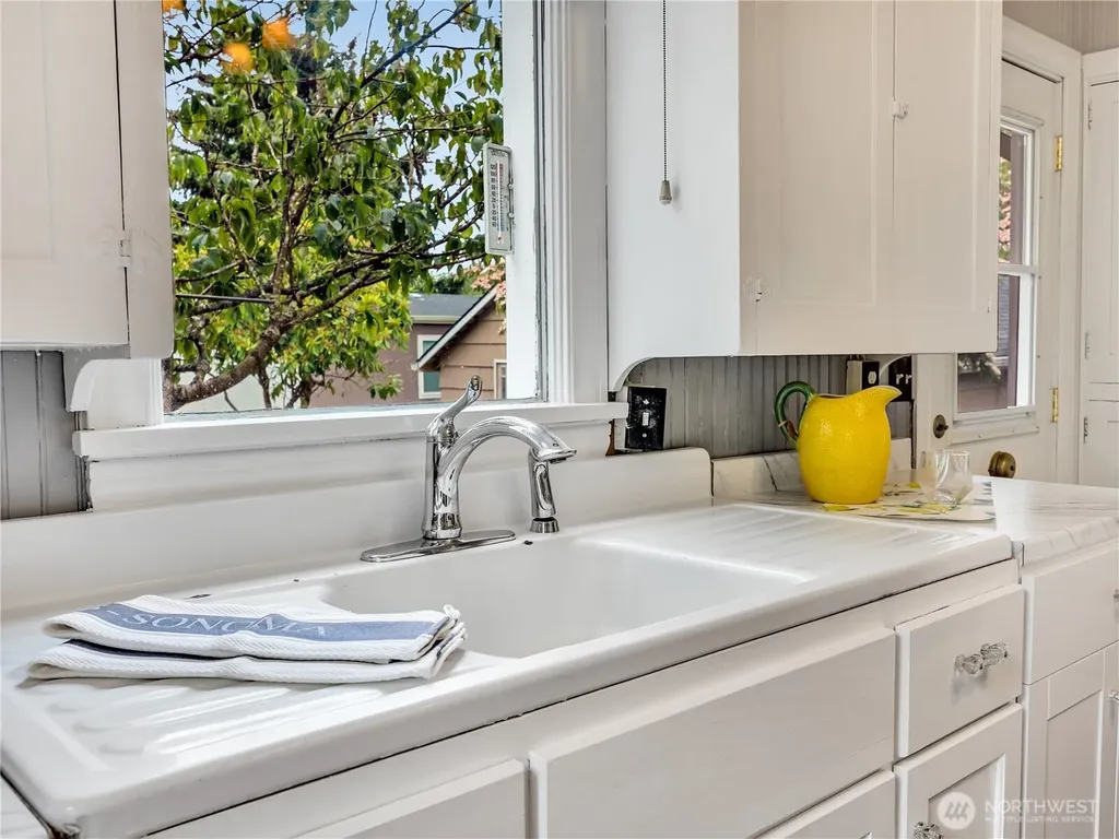 6112 V Place Long Beach WA 98631
