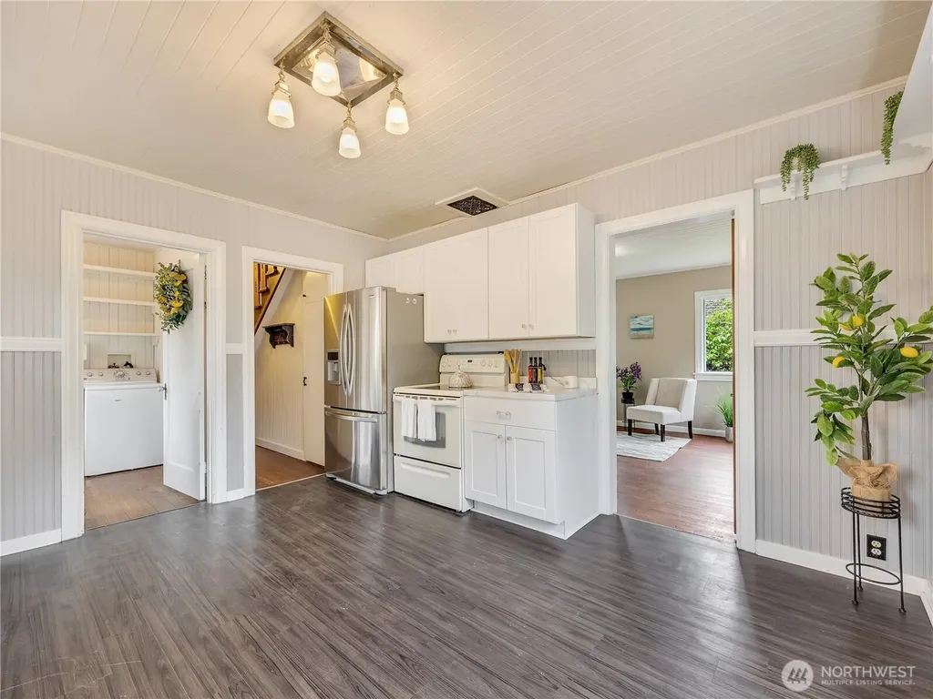 6112 V Place Long Beach WA 98631