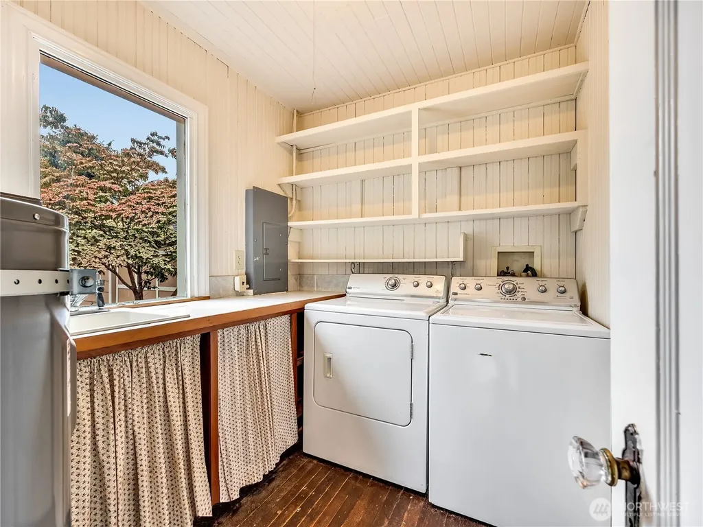 6112 V Place Long Beach WA 98631