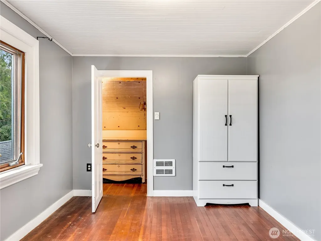 6112 V Place Long Beach WA 98631