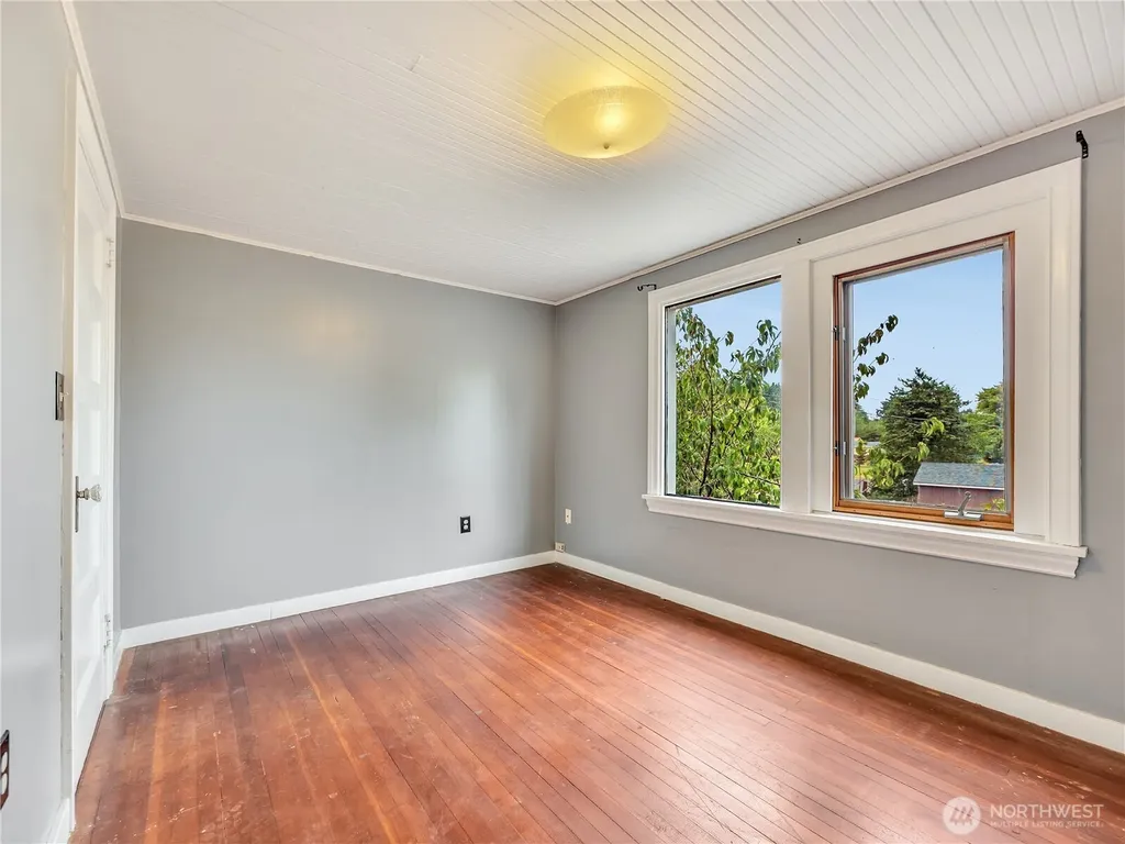 6112 V Place Long Beach WA 98631