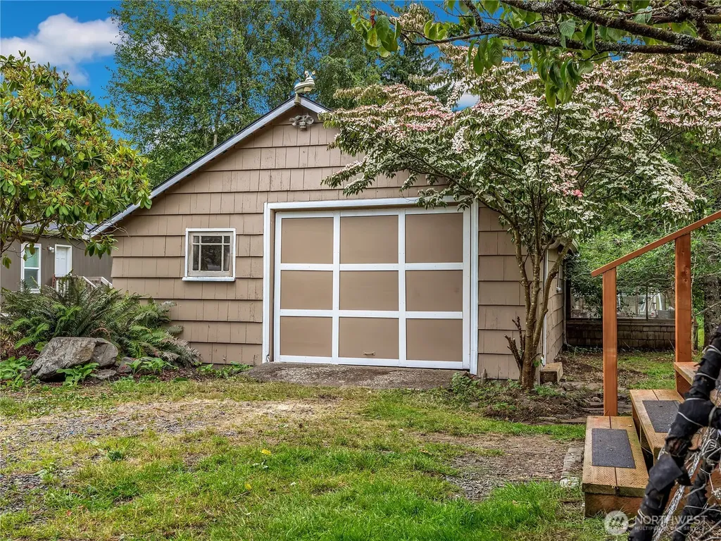 6112 V Place Long Beach WA 98631