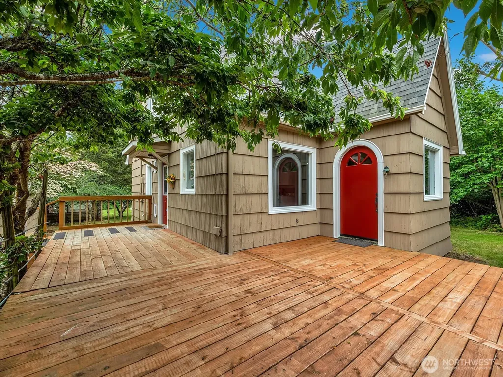 6112 V Place Long Beach WA 98631