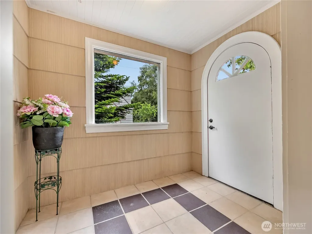 6112 V Place Long Beach WA 98631