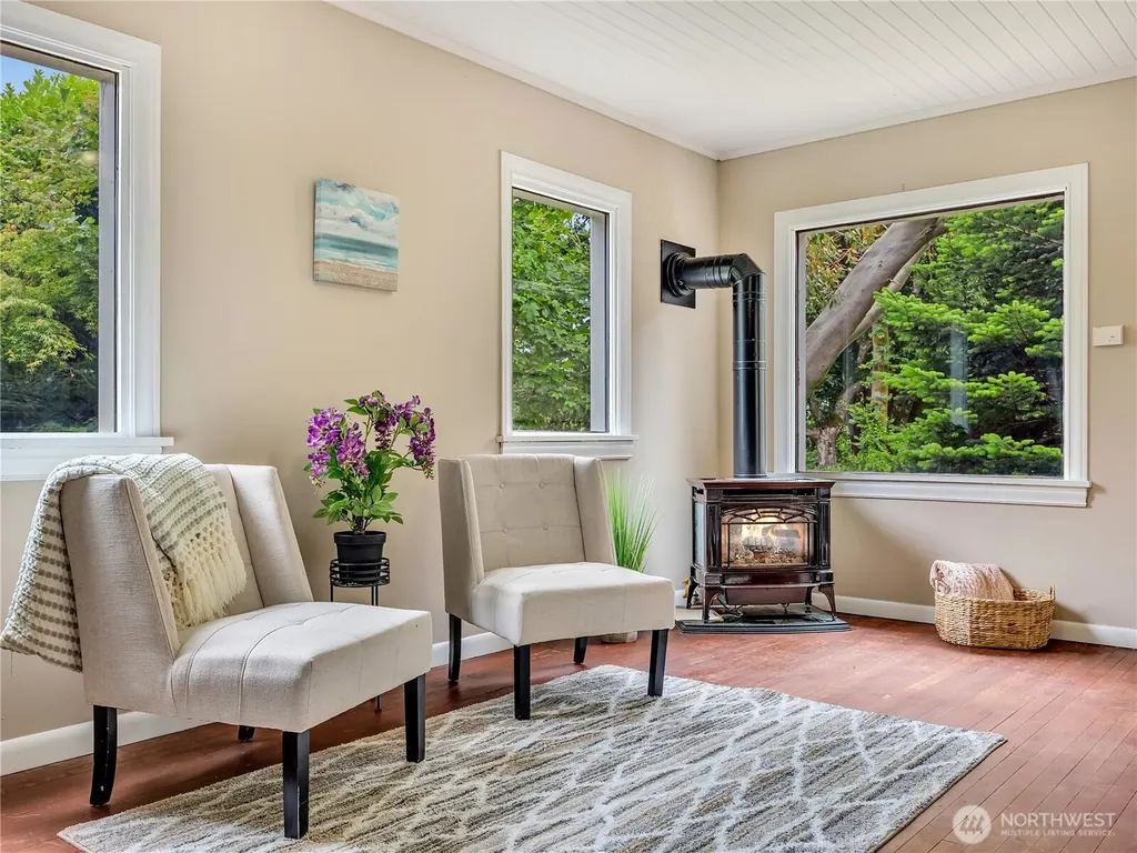 6112 V Place Long Beach WA 98631