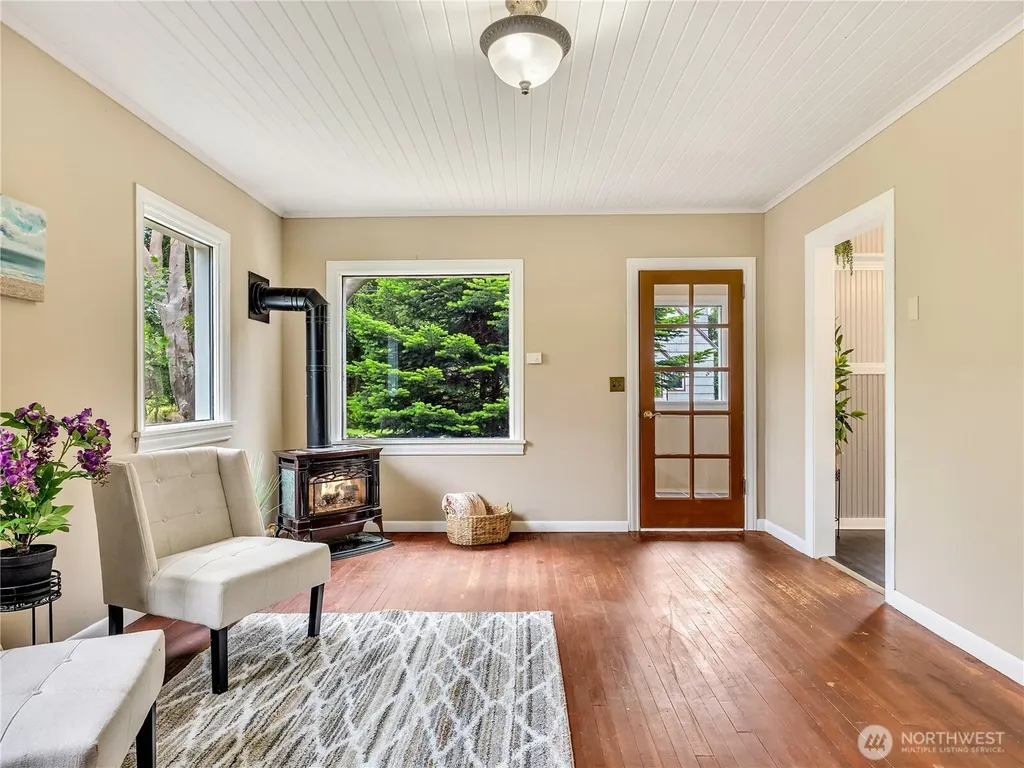 6112 V Place Long Beach WA 98631