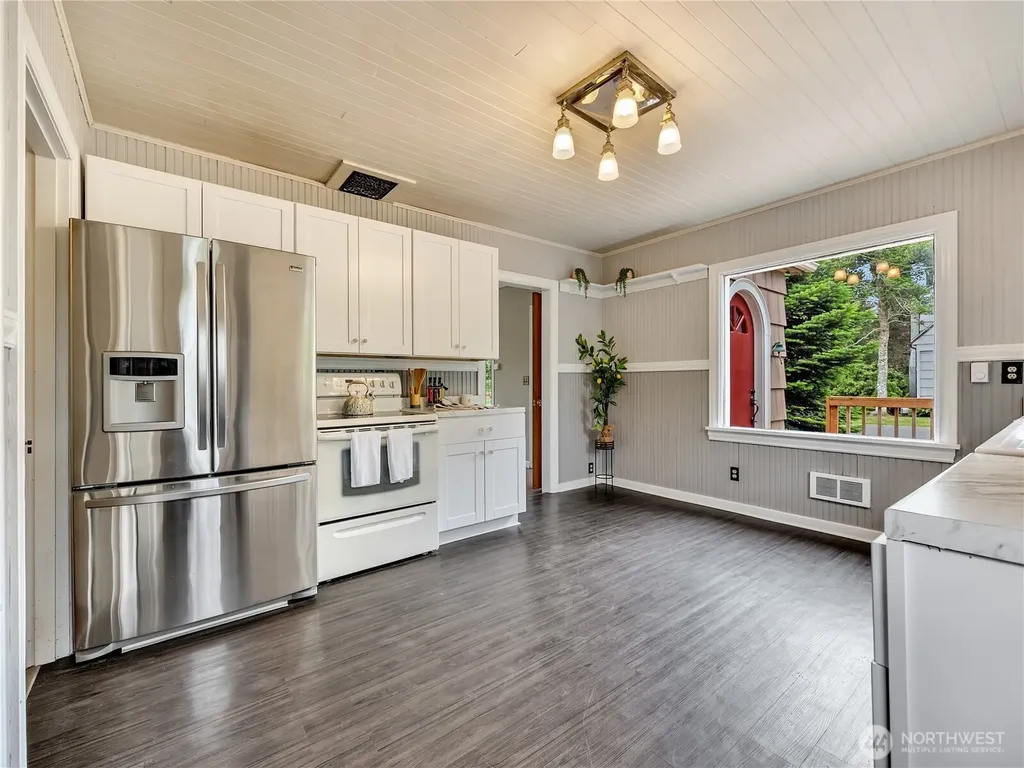 6112 V Place Long Beach WA 98631