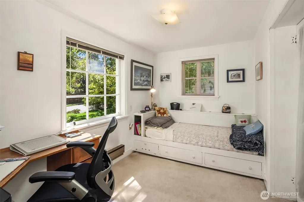 8255 30th Avenue NE Seattle WA 98115