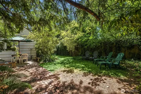 8255 30th Avenue NE Seattle WA 98115