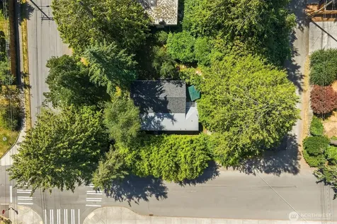 8255 30th Avenue NE Seattle WA 98115