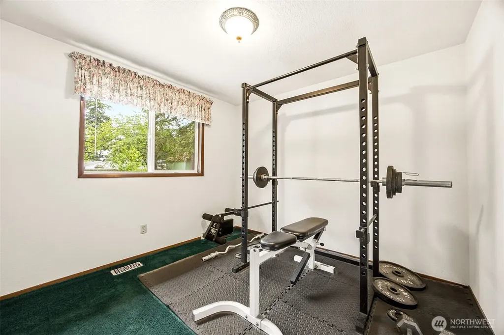9525 E E Street Tacoma WA 98445