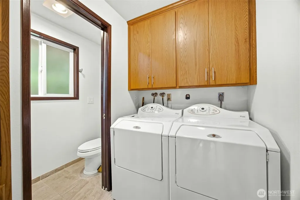 9525 E E Street Tacoma WA 98445