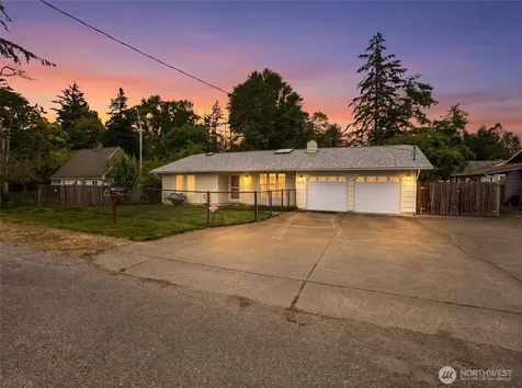 9525 E E Street Tacoma WA 98445