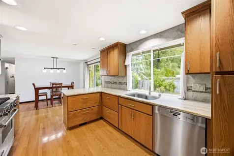 9525 E E Street Tacoma WA 98445