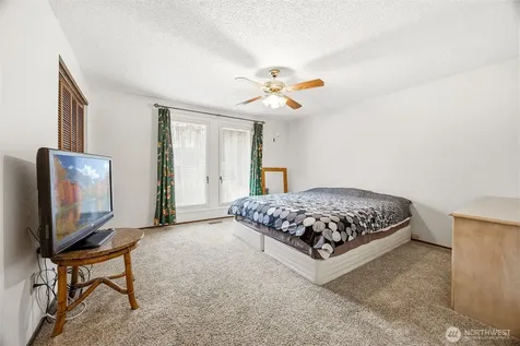 9525 E E Street Tacoma WA 98445