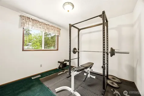 9525 E E Street Tacoma WA 98445