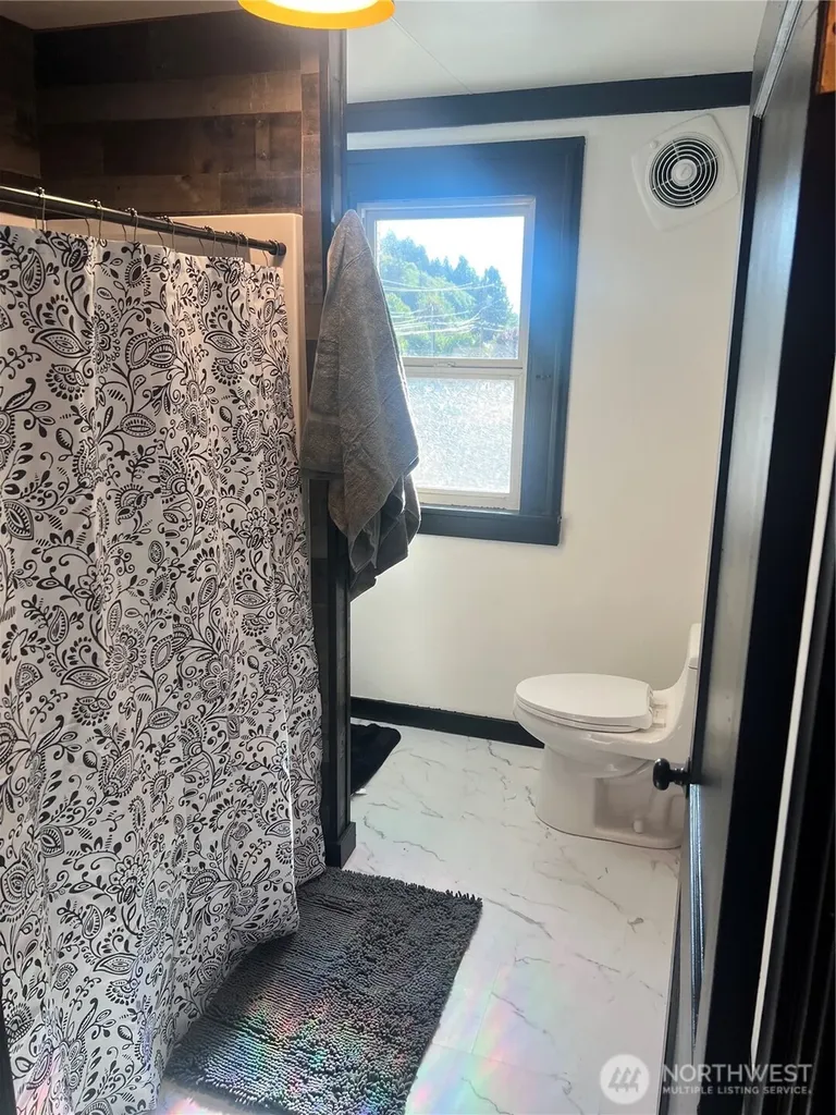 703 W Railroad Shelton WA 98584