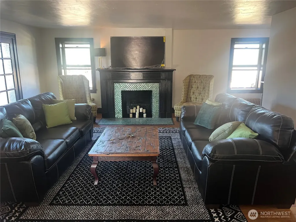 703 W Railroad Shelton WA 98584