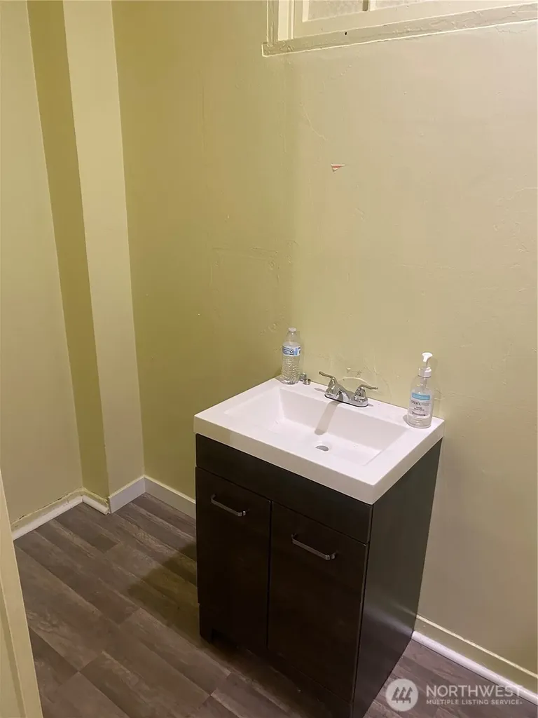 703 W Railroad Shelton WA 98584