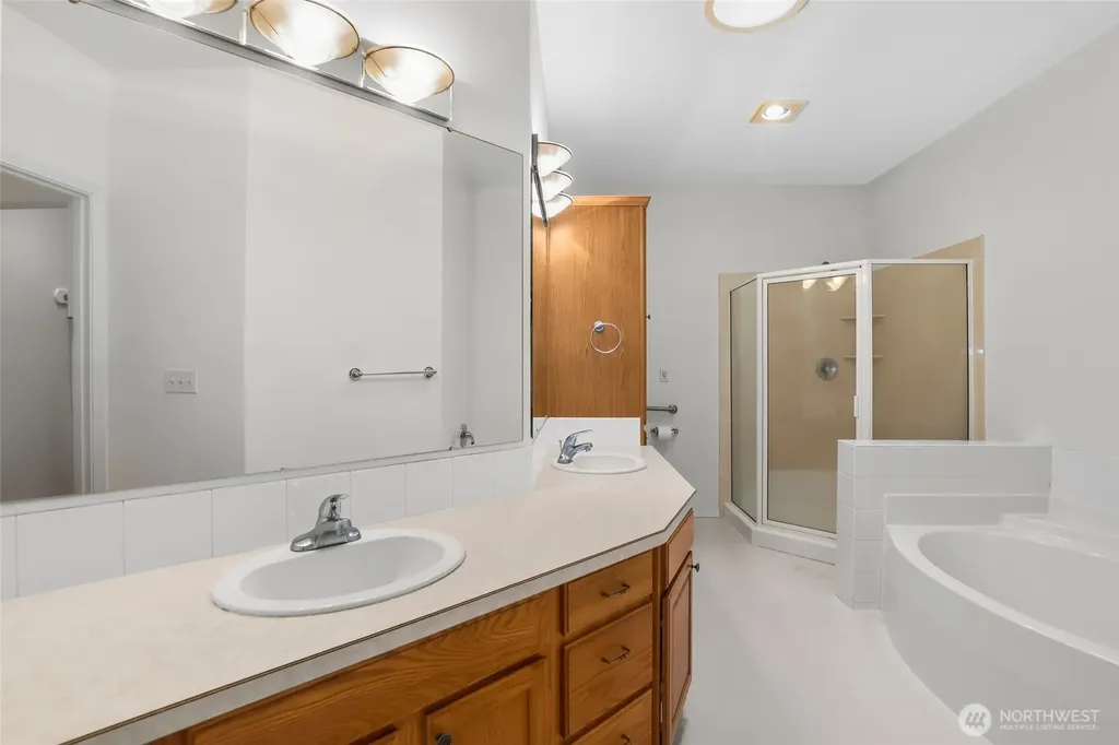 19019 104th Avenue E Puyallup WA 98374