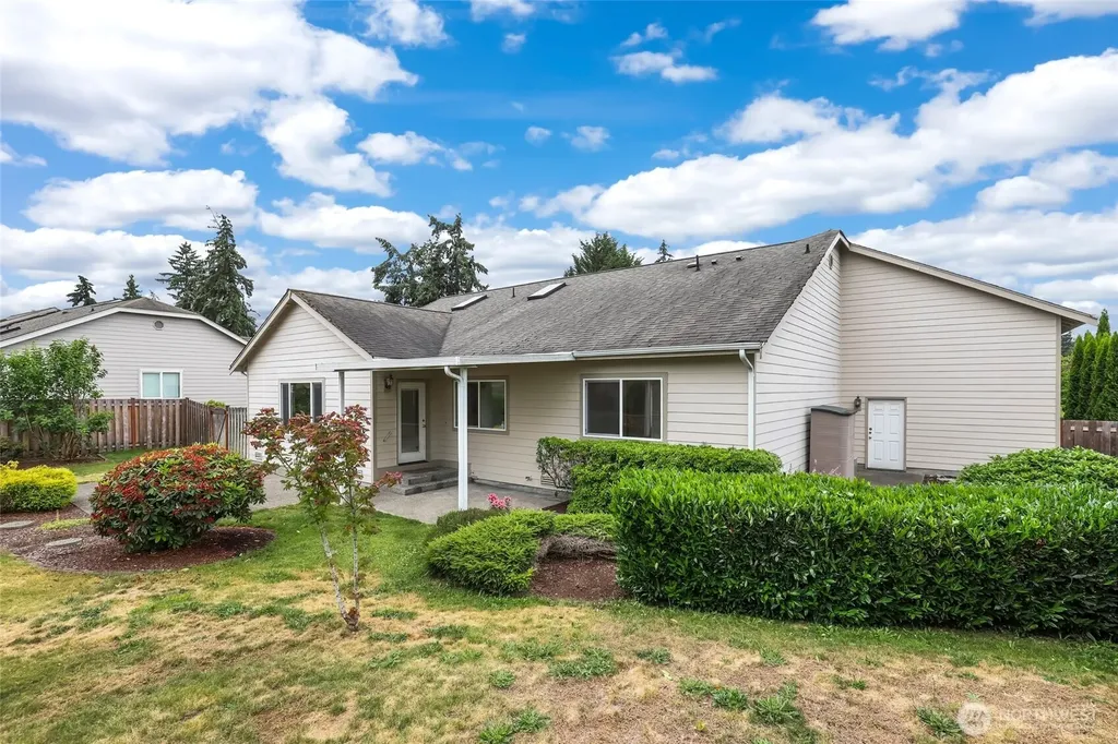 19019 104th Avenue E Puyallup WA 98374