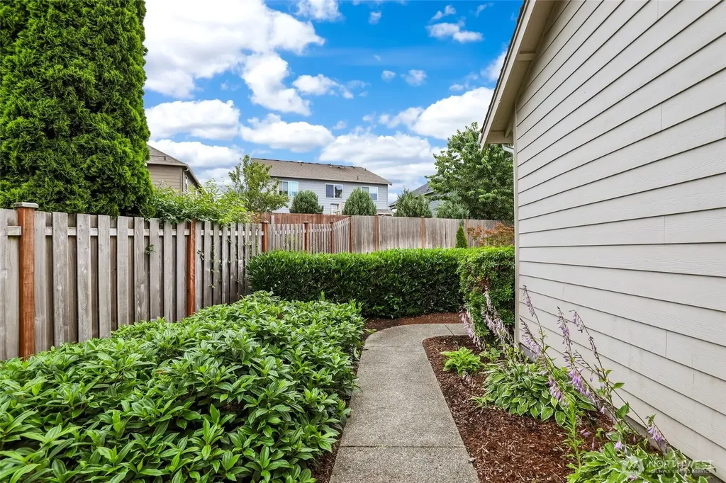 19019 104th Avenue E Puyallup WA 98374