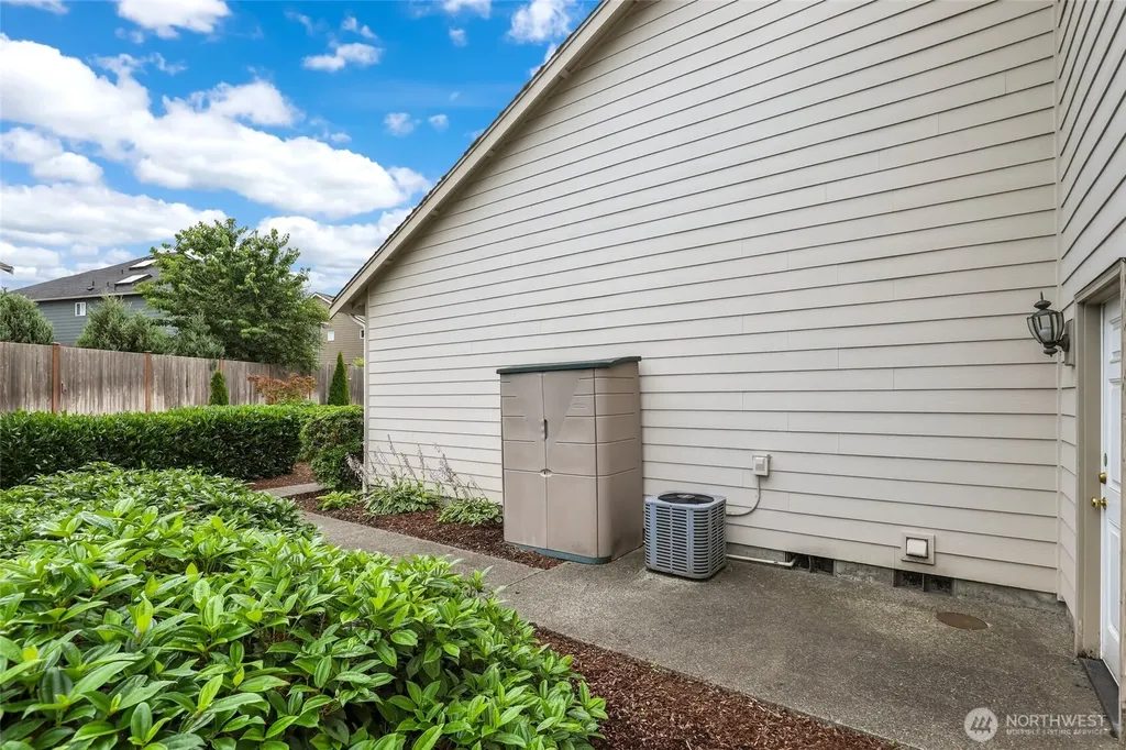 19019 104th Avenue E Puyallup WA 98374