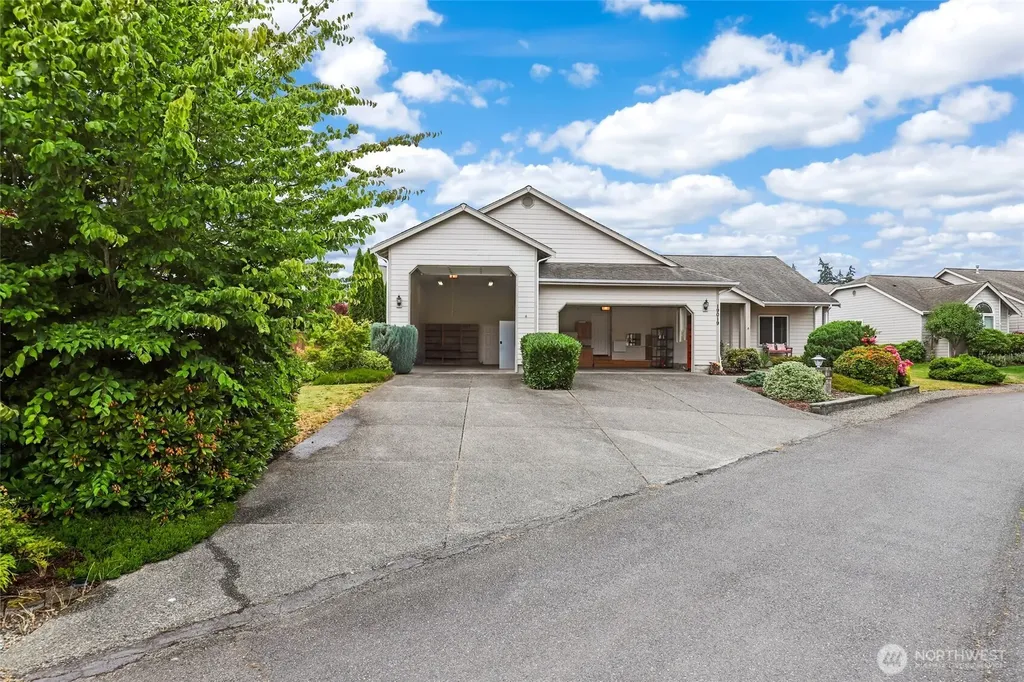 19019 104th Avenue E Puyallup WA 98374