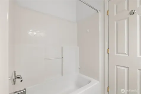 19019 104th Avenue E Puyallup WA 98374